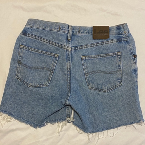 Bermuda Lee Jean Shorts - Picture 3 of 4